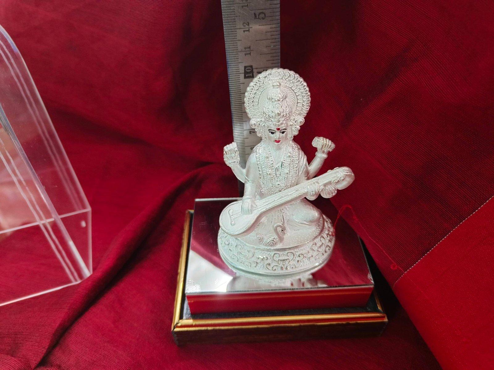 Saraswati / सरस्वती Idol view 4
