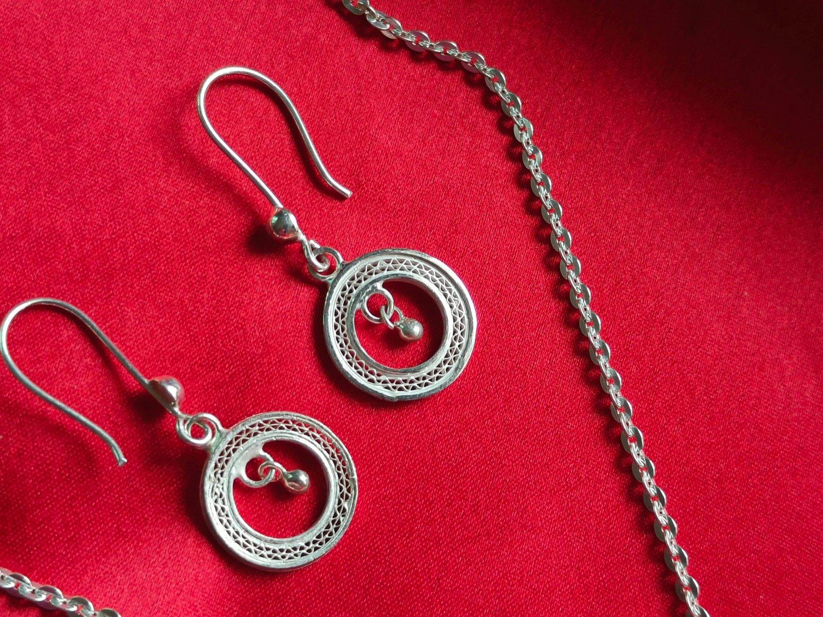 Udichi Filigree Pendant Earring set view 3