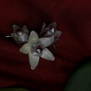 Akondo silver flower image
