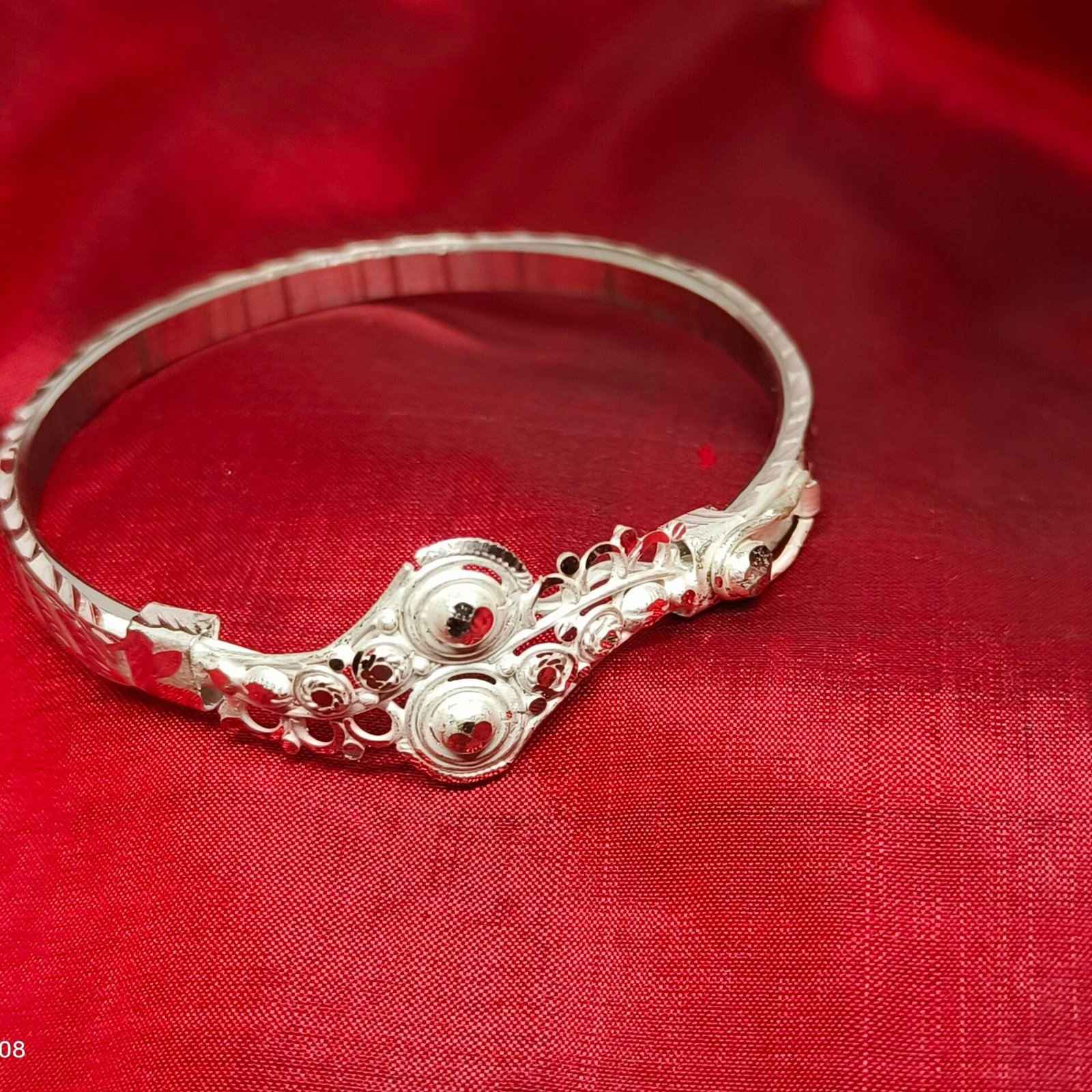 Musical Noa Badhano Design Bracelet Loha Loha Badhano Silver