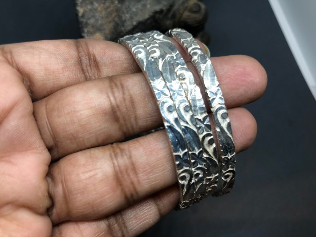 Gahenaz Silver Sparkling Vintage Mrinali...