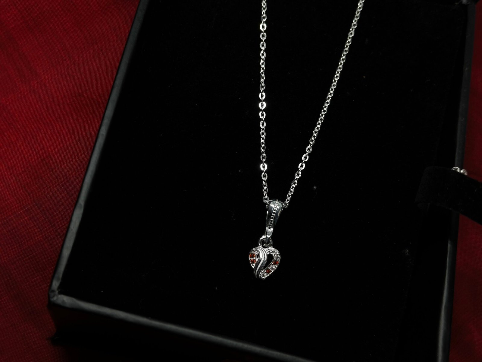Buy The Real Effect London 800 Silver Heart Pendant with Chain Online At  Best Price @ Tata CLiQ