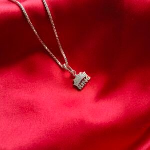 Alternative view of King Pendant