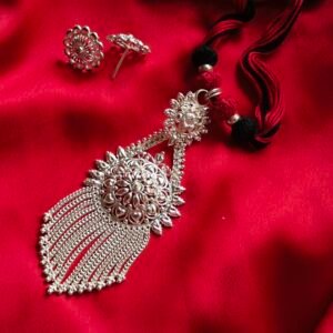 Alternative view of Anuradha Necklace Set