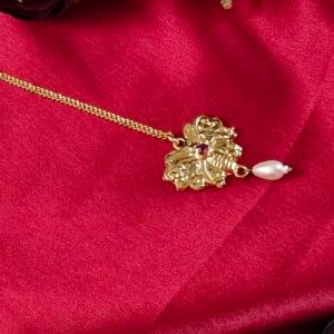 Alternative view of Butterfly tikli / Mangtika Gold Polished