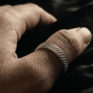 Alternative view of Silvan Edge Finger Ring /Thumb Ring