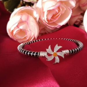 Alternative view of Shiuli Loha / Noa / Iron Bangle 2.2