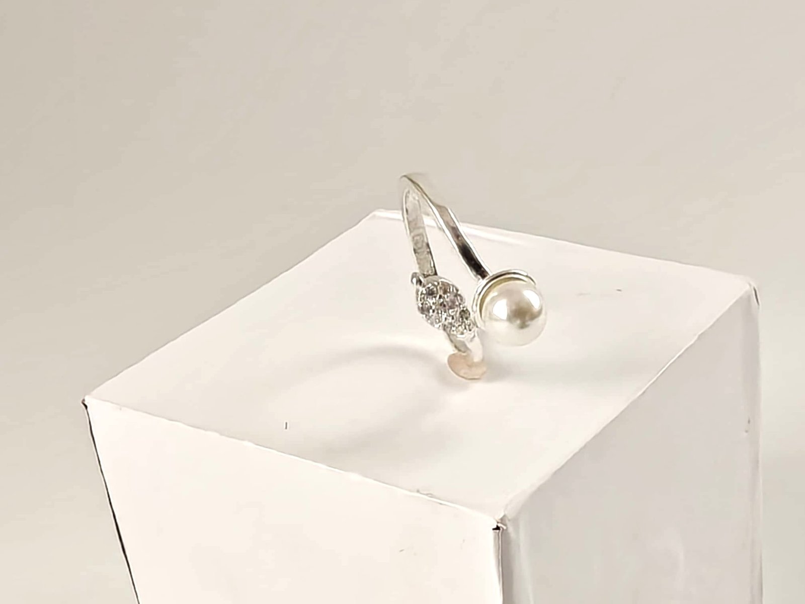 Pearl Finger Ring Maple