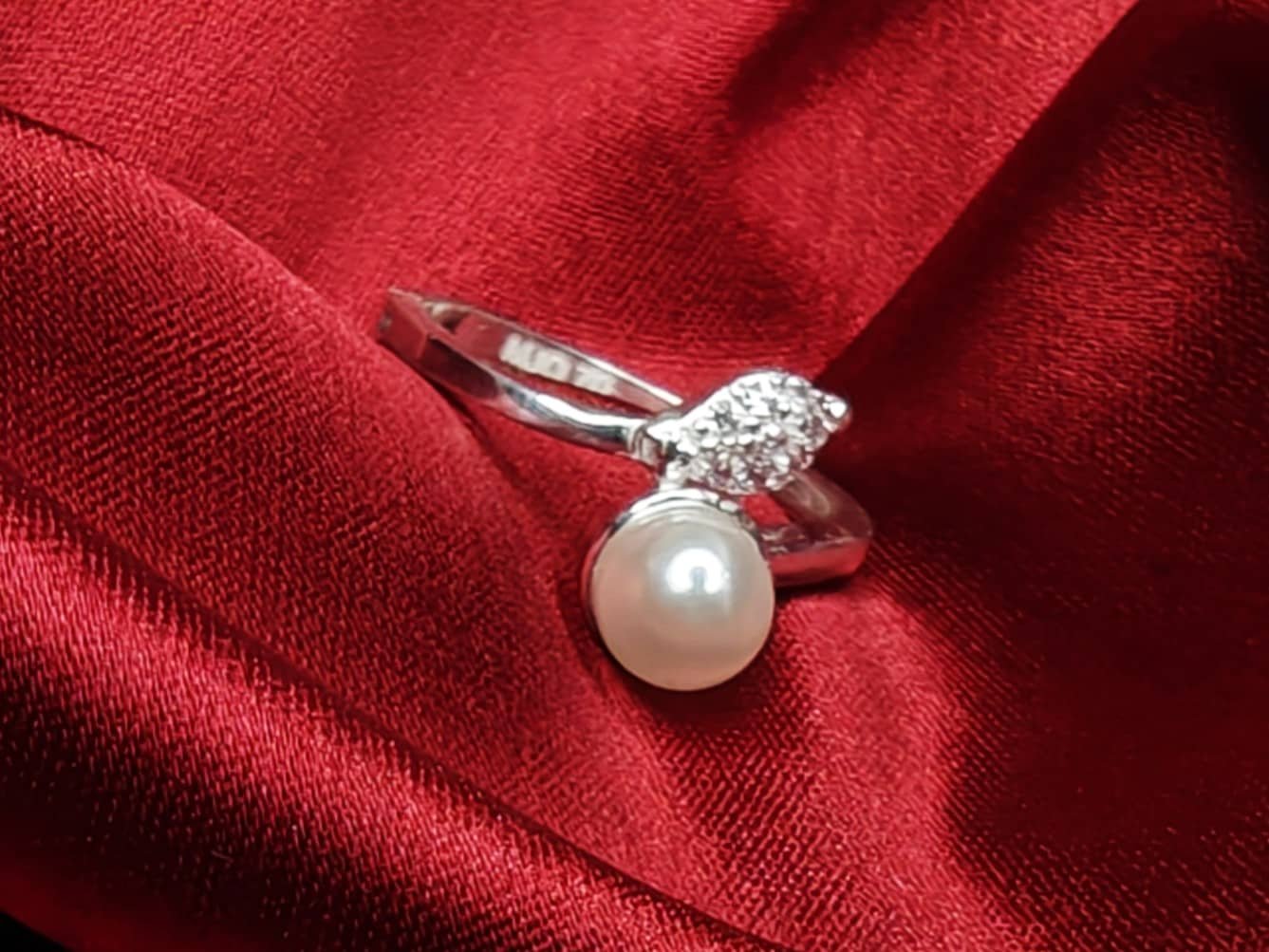 Pearl Finger Ring Maple - Image 3