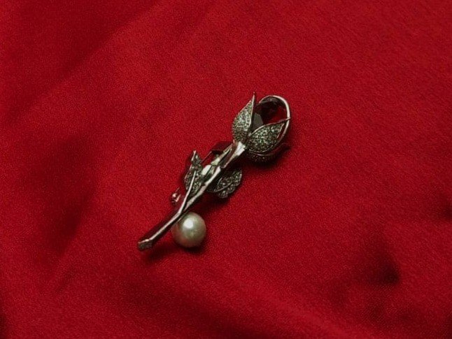 Coat pin cum Saree pin Rose - Image 4
