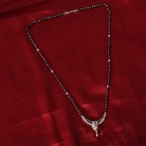 Alternative view of Manvi Mangalsutra