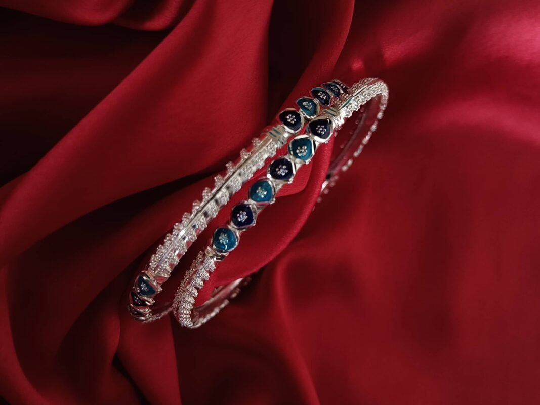 Manipuri Bangle Nilima - Gahenaz Silver:...